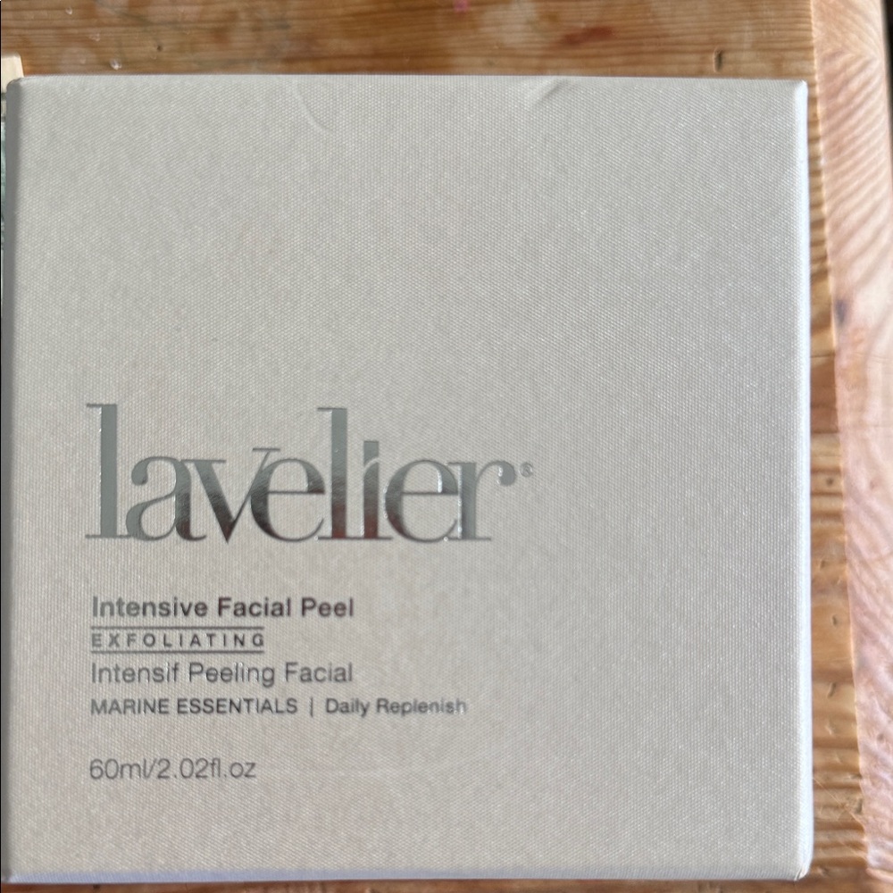 Lavelier Intensive Facial Peel — White Exfoliating Treatment
